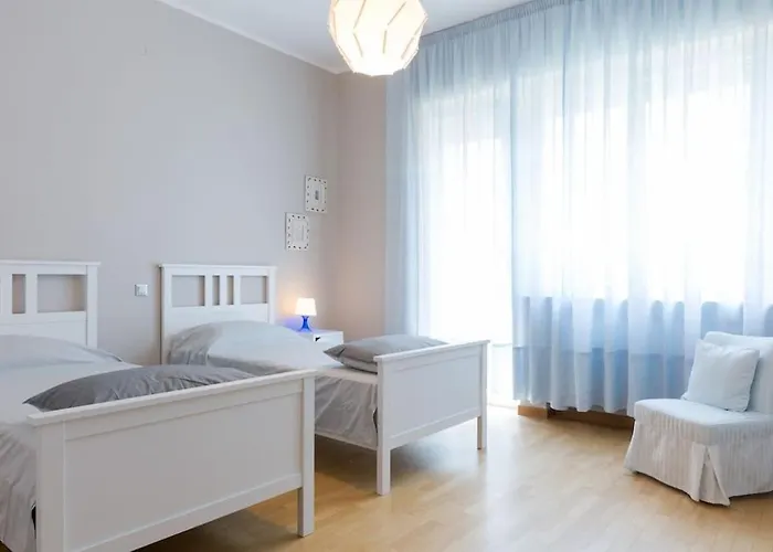 Apartamento Paola Maison 2 *